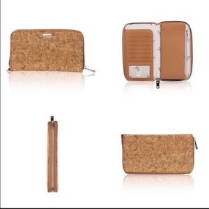 Thirty-One Jewel Cork Wristlet
